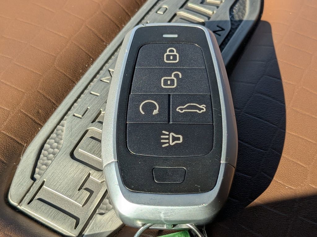 Used 2023 RAM 3500 Limited image 33