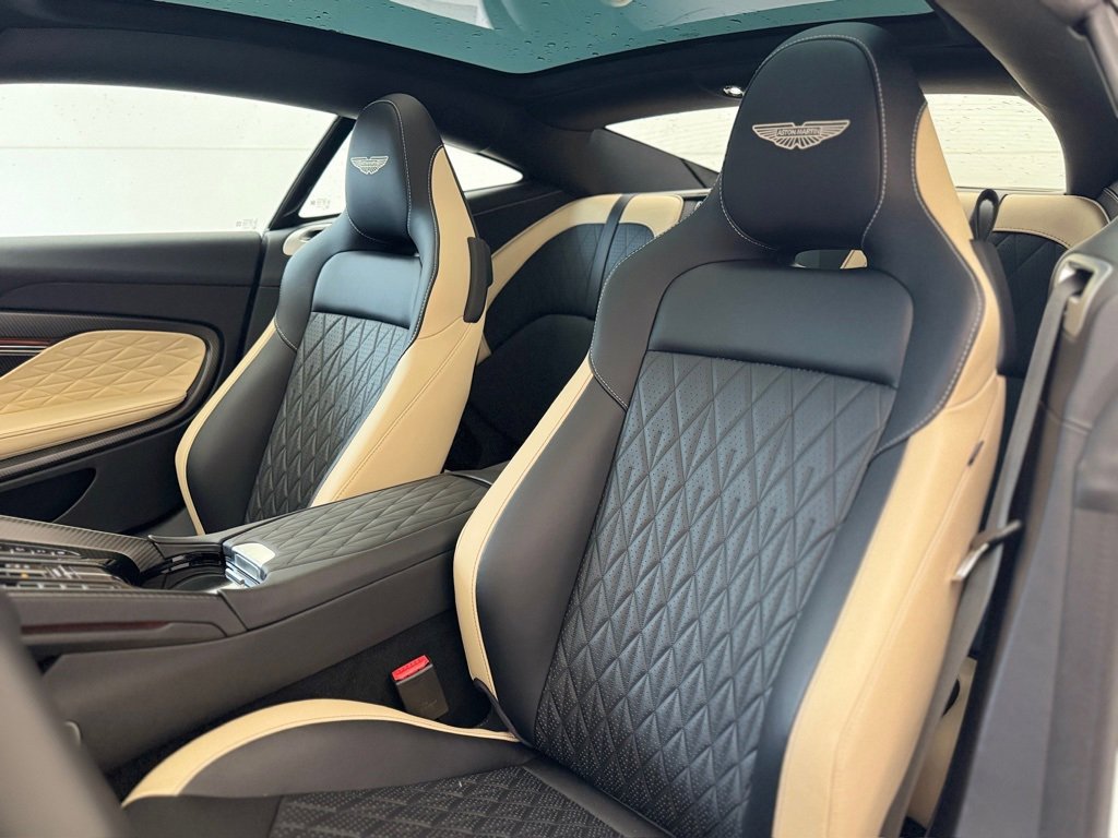 Used 2025 Aston Martin DB12 image 5