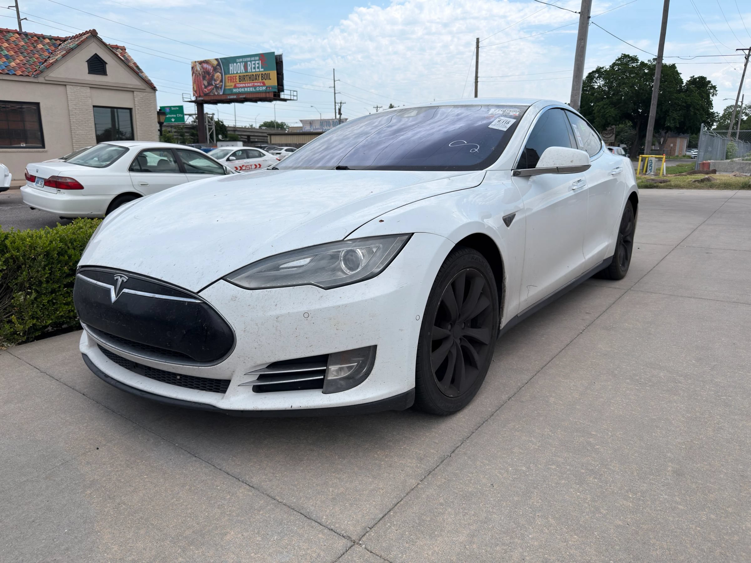 Used 2015 Tesla Model S 70 RWD image 1