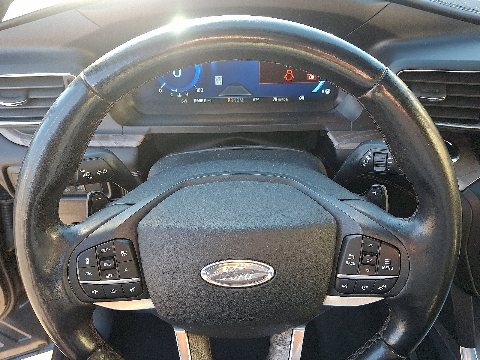 Used 2020 Ford Explorer Platinum w/ Premium Technology Package image 19