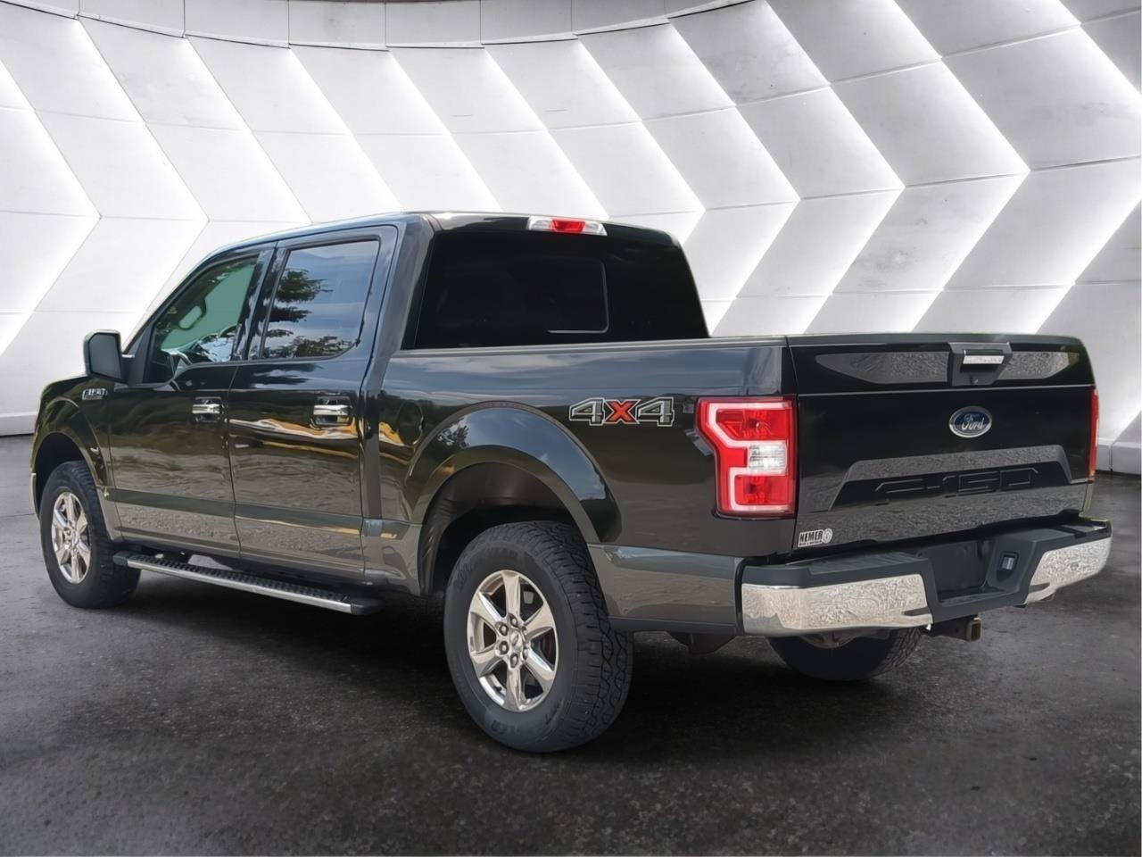 Used 2019 Ford F150 XLT w/ Equipment Group 302A Luxury AWD/4WD image 5