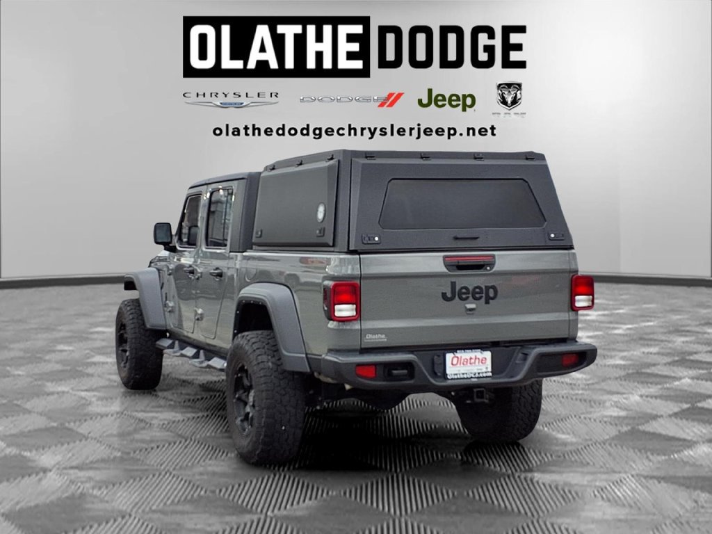 Used 2023 Jeep Gladiator Sport AWD/4WD image 5