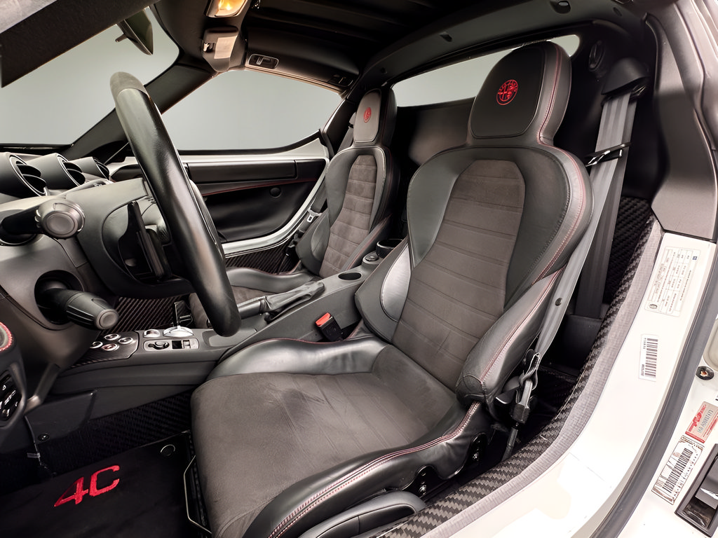 Used 2015 Alfa Romeo 4C Spider w/ Spider Track Package RWD image 7