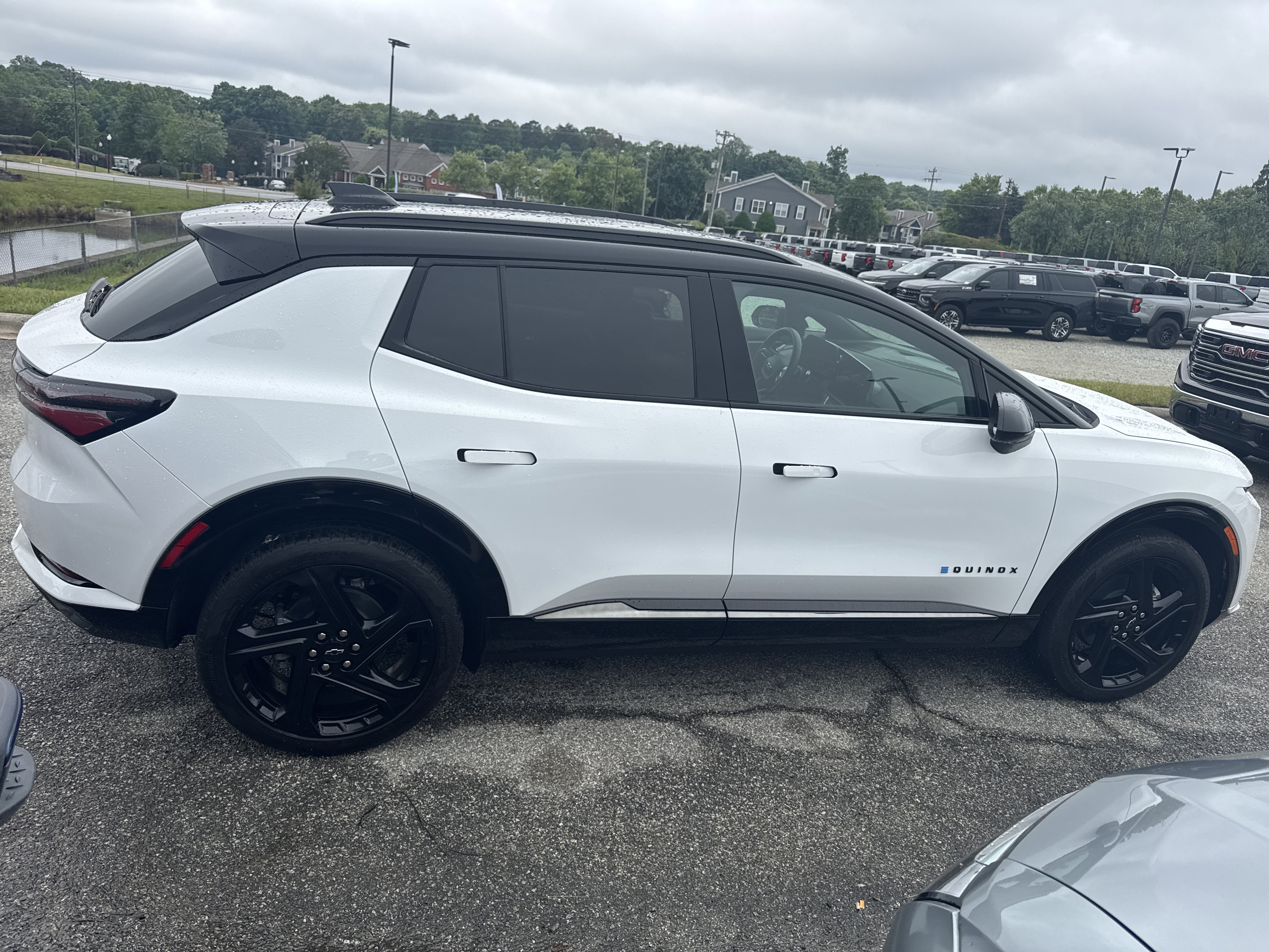 Certified 2024 Chevrolet Equinox EV RS AWD/4WD image 11