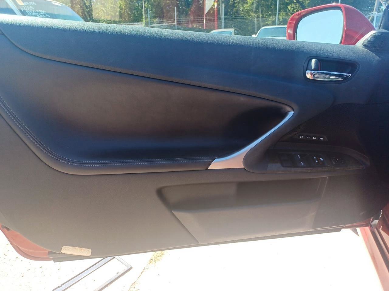 Used 2013 Lexus IS 250C w/ Luxury Pkg RWD image 37