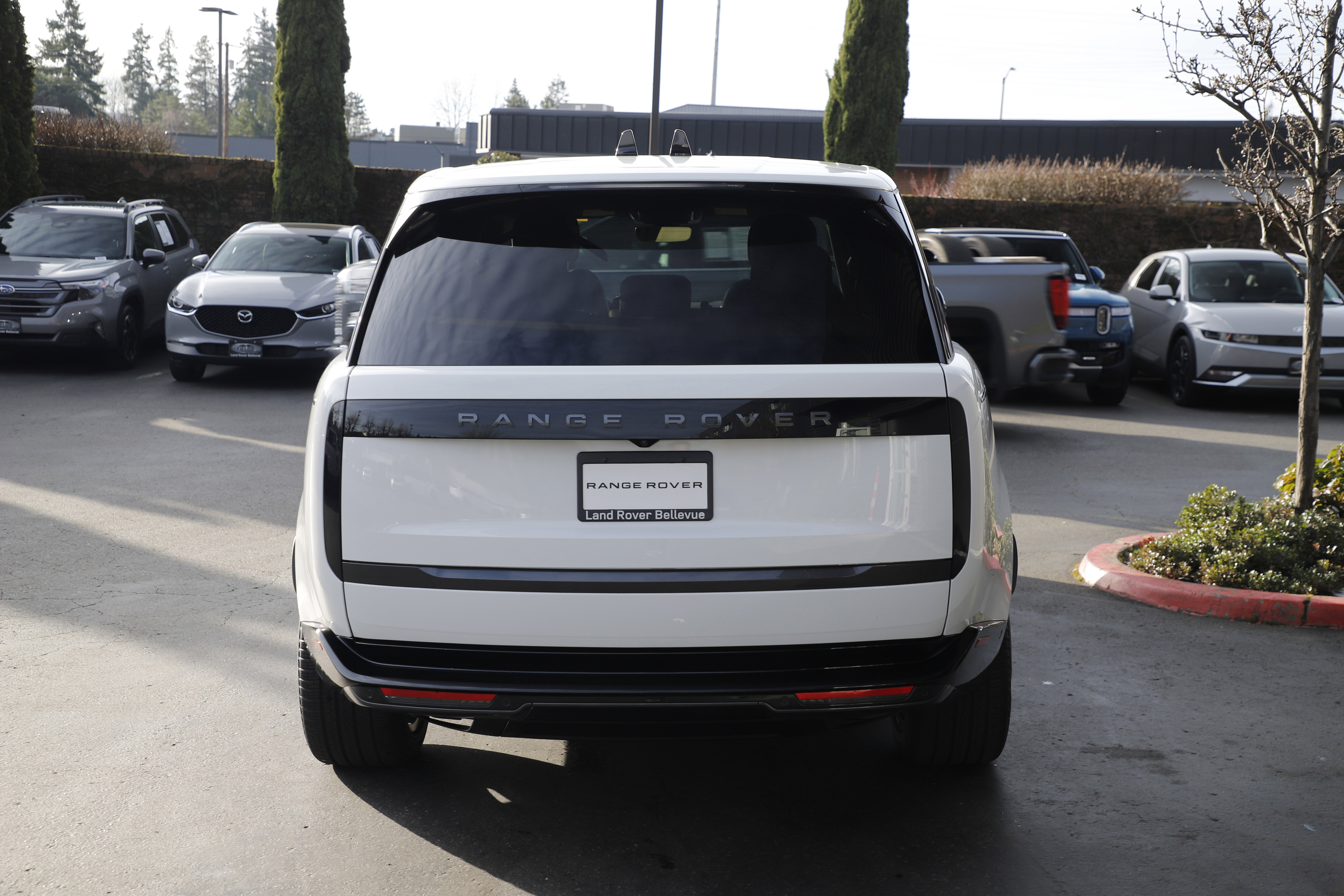 New 2026 Land Rover Range Rover SE image 9