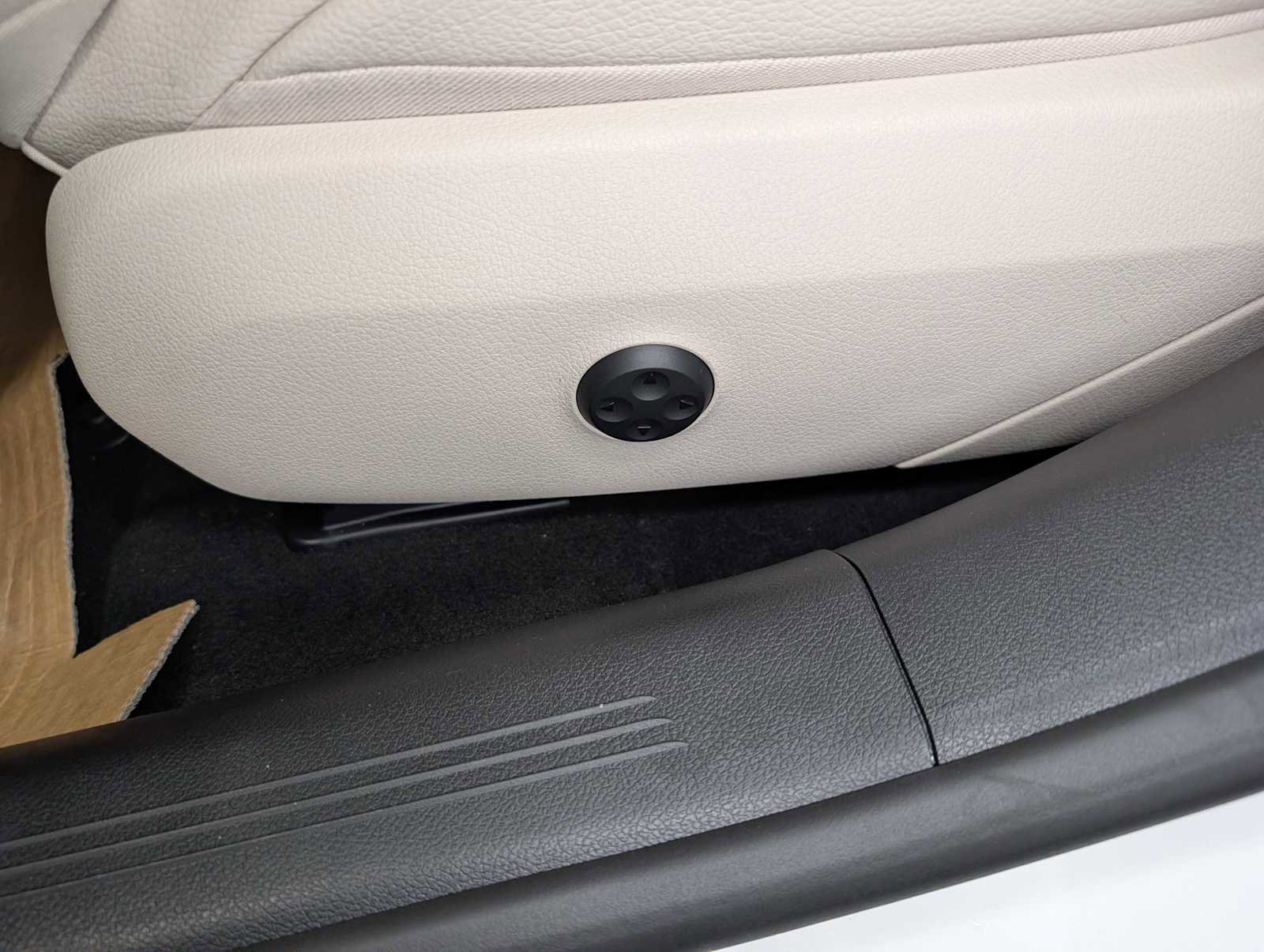 New 2026 Mercedes-Benz E 450 4MATIC Sedan image 31