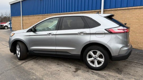 Used 2021 Ford Edge SE image 4