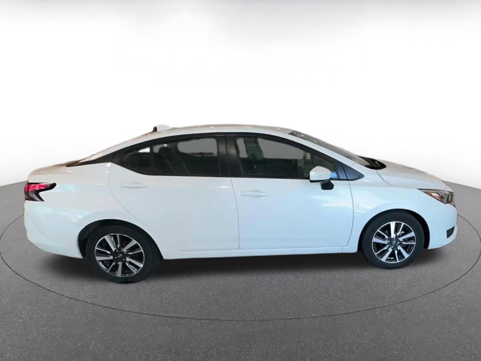 Used 2025 Nissan Versa SV image 14