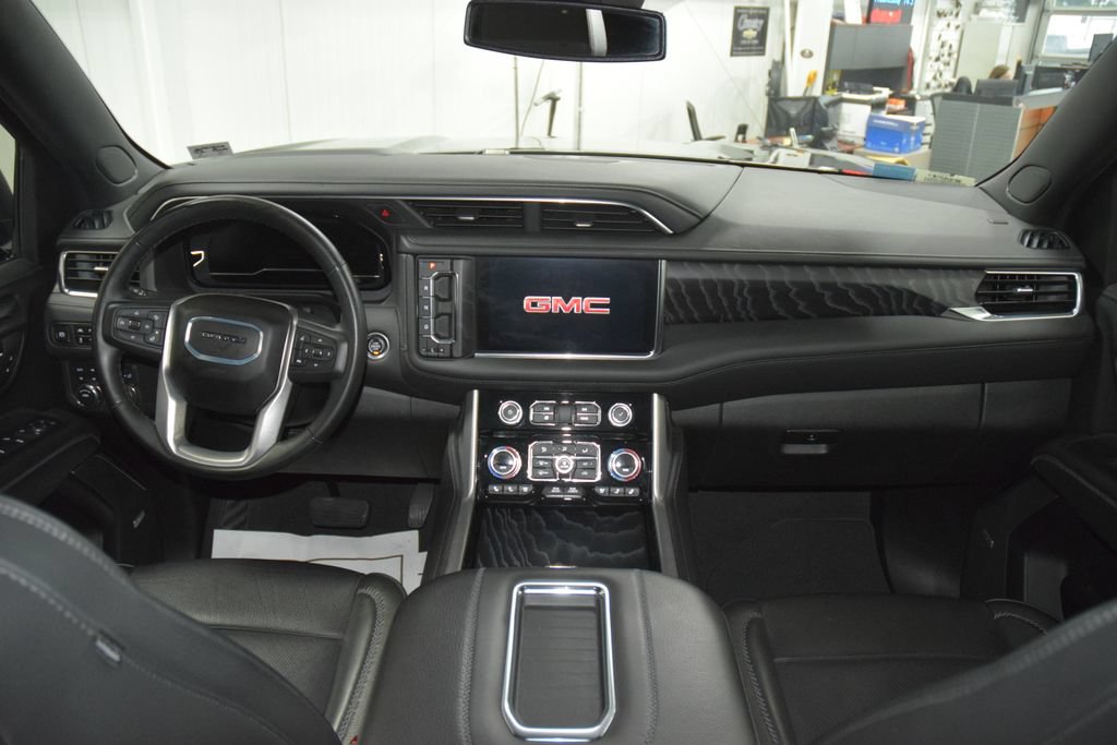 Used 2024 GMC Yukon XL Denali AWD/4WD image 33