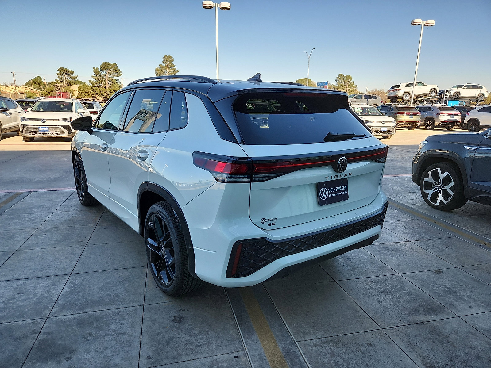 New 2026 Volkswagen Tiguan SE R-Line image 5