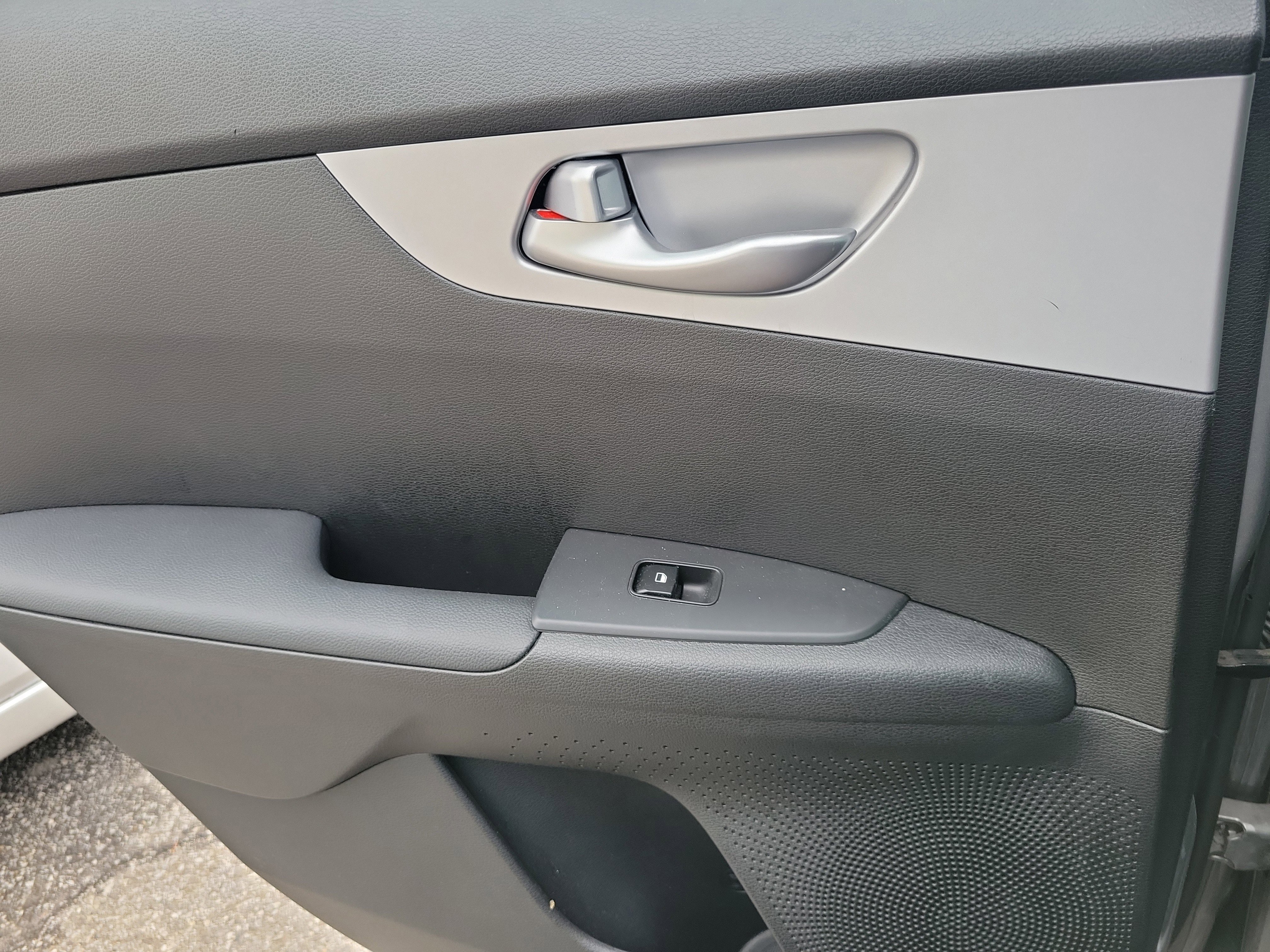 Used 2023 Kia Forte LXS FWD image 13