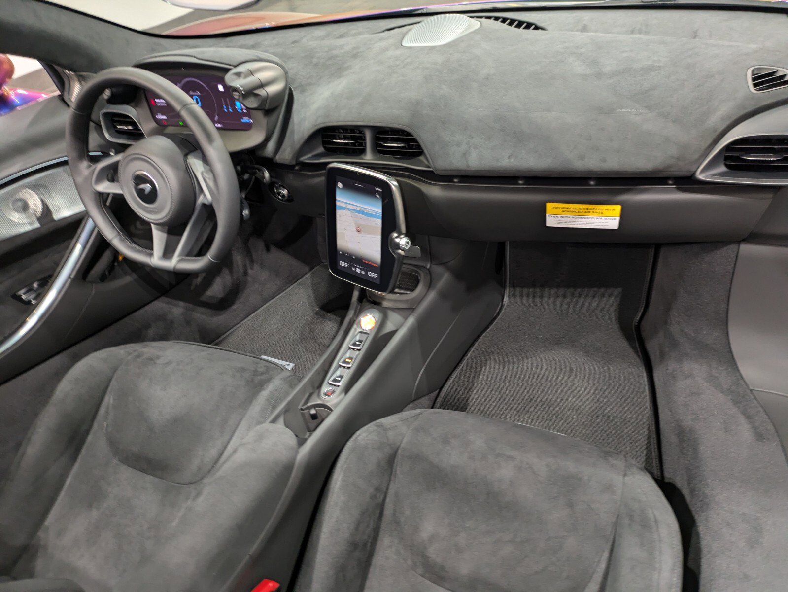 Used 2025 McLaren Artura Spider image 22