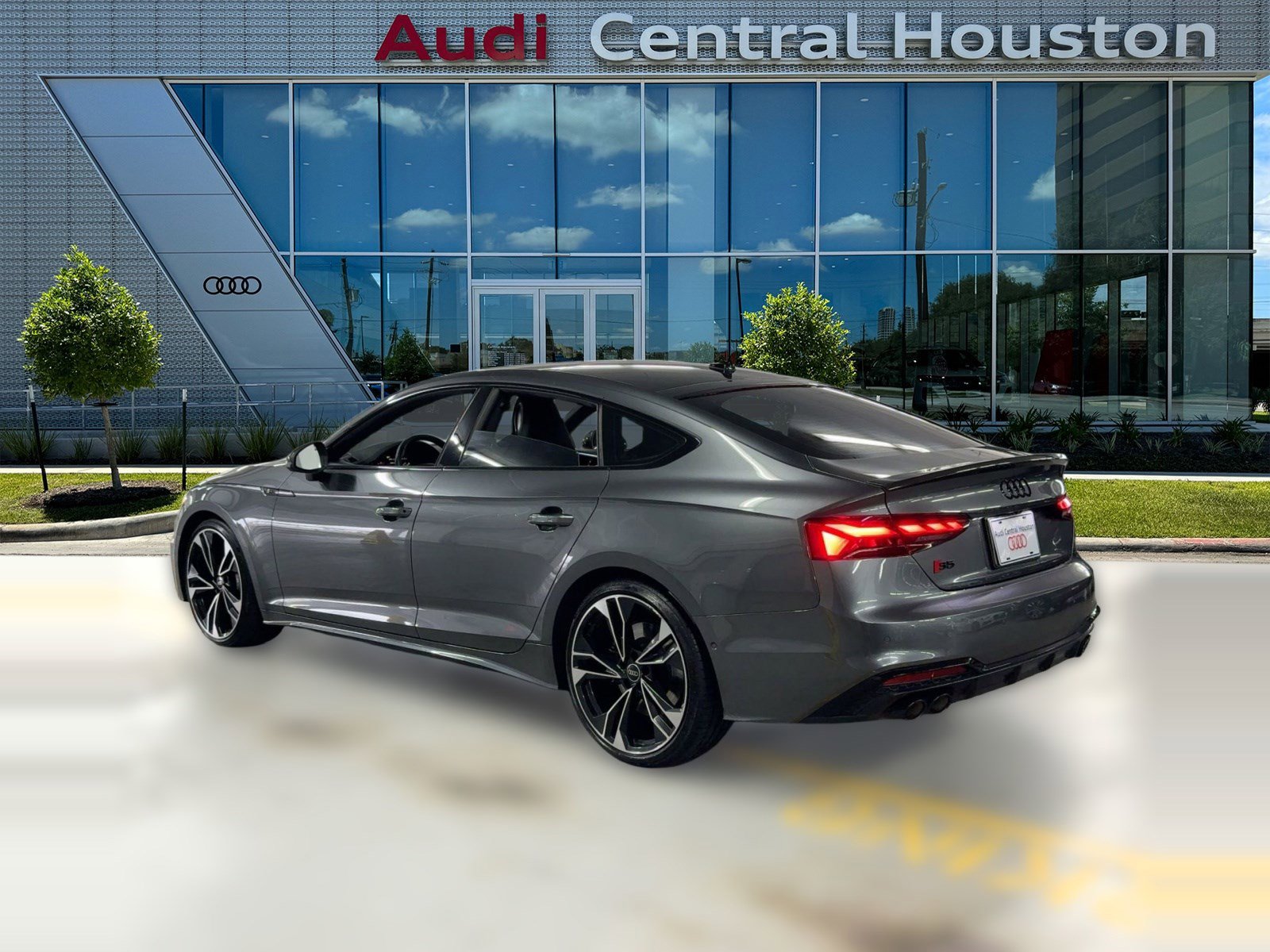 Used 2023 Audi S5 Prestige w/ Prestige Package image 3