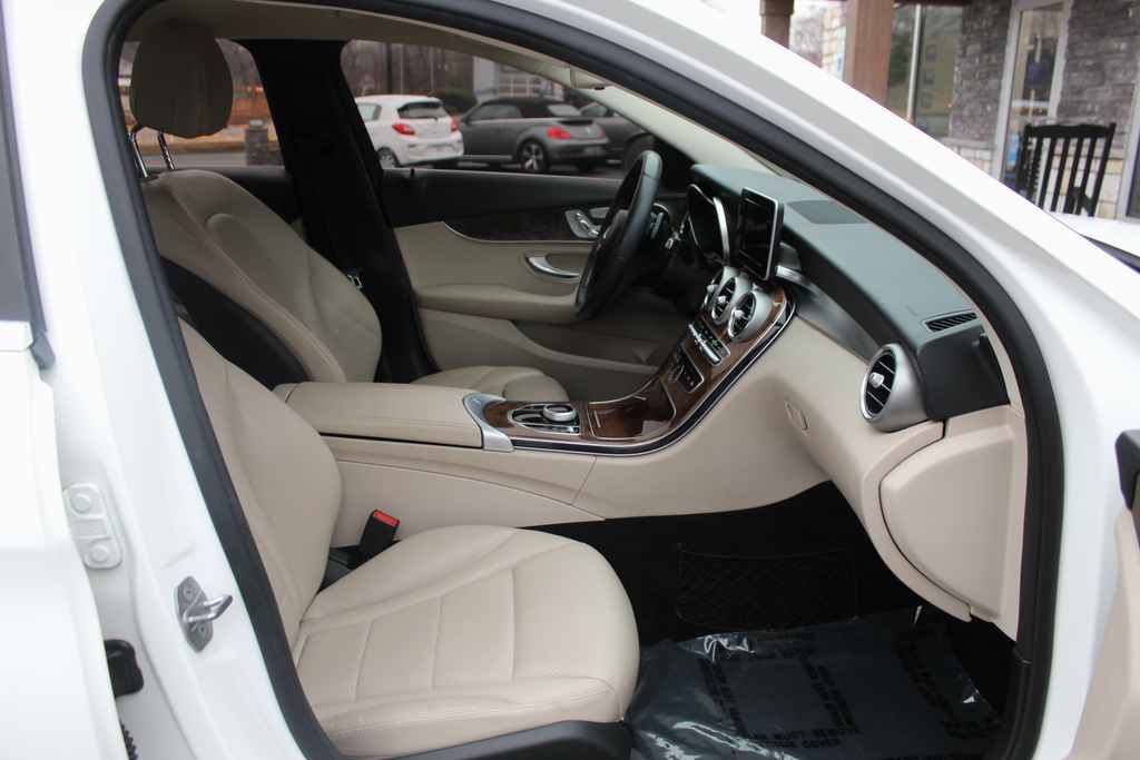 Used 2017 Mercedes-Benz C 300 Sedan image 27