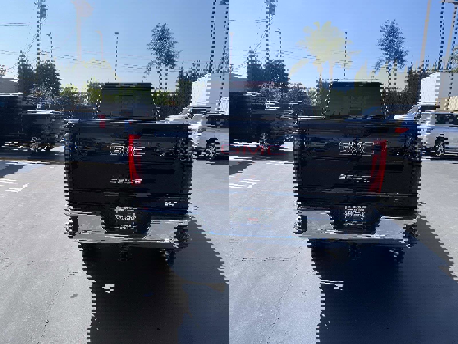 New 2026 GMC Sierra 2500 SLT w/ SLT Premium Package image 6