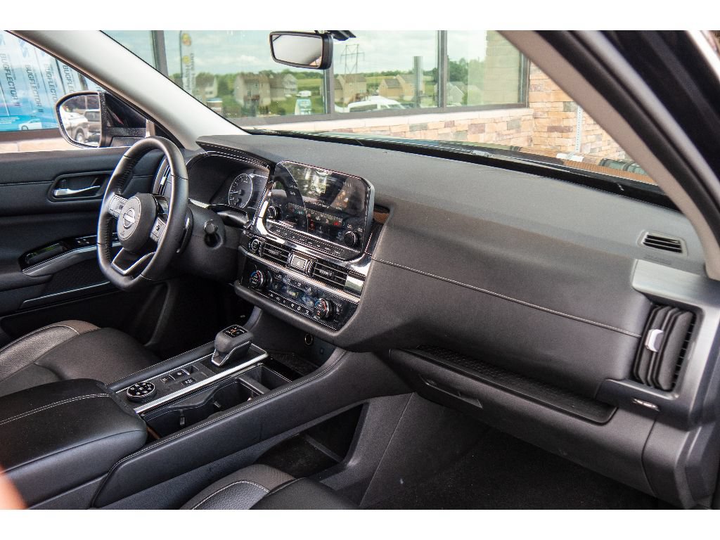 Used 2023 Nissan Pathfinder SL AWD/4WD image 15