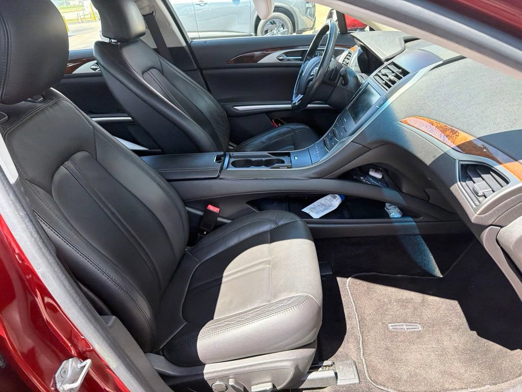 Used 2014 Lincoln MKZ FWD image 7