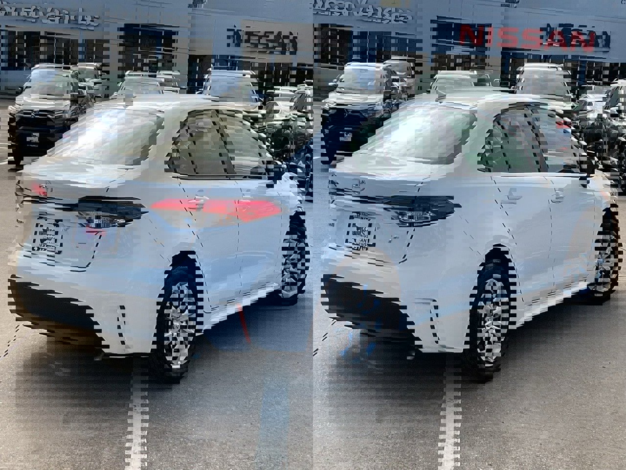 Used 2025 Toyota Corolla LE image 5