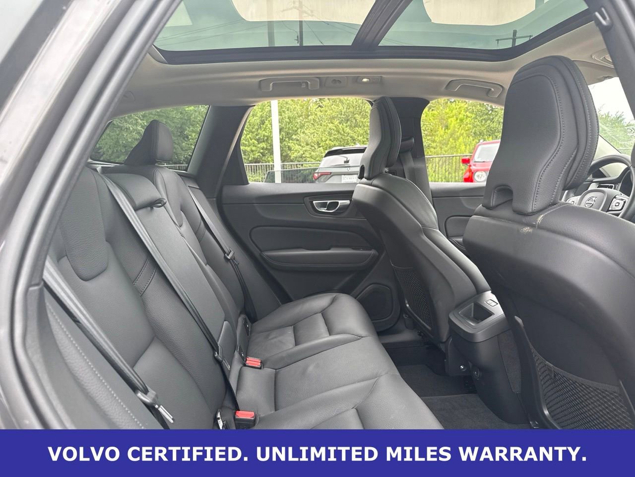 Certified 2025 Volvo XC60 B5 Plus AWD/4WD image 12