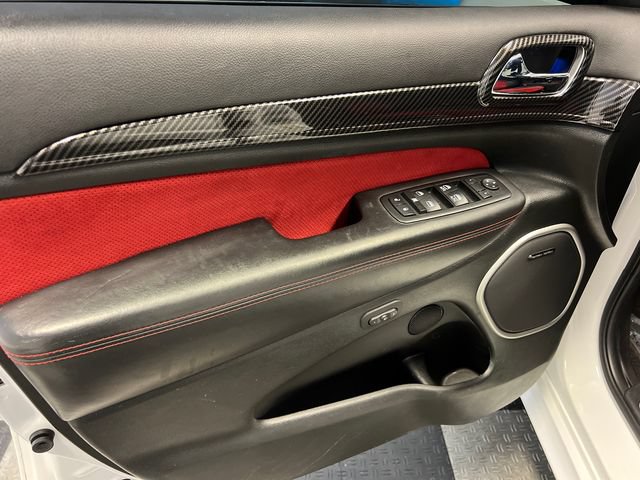 Used 2015 Jeep Grand Cherokee SRT w/ Quick Order Package 26J AWD/4WD image 8
