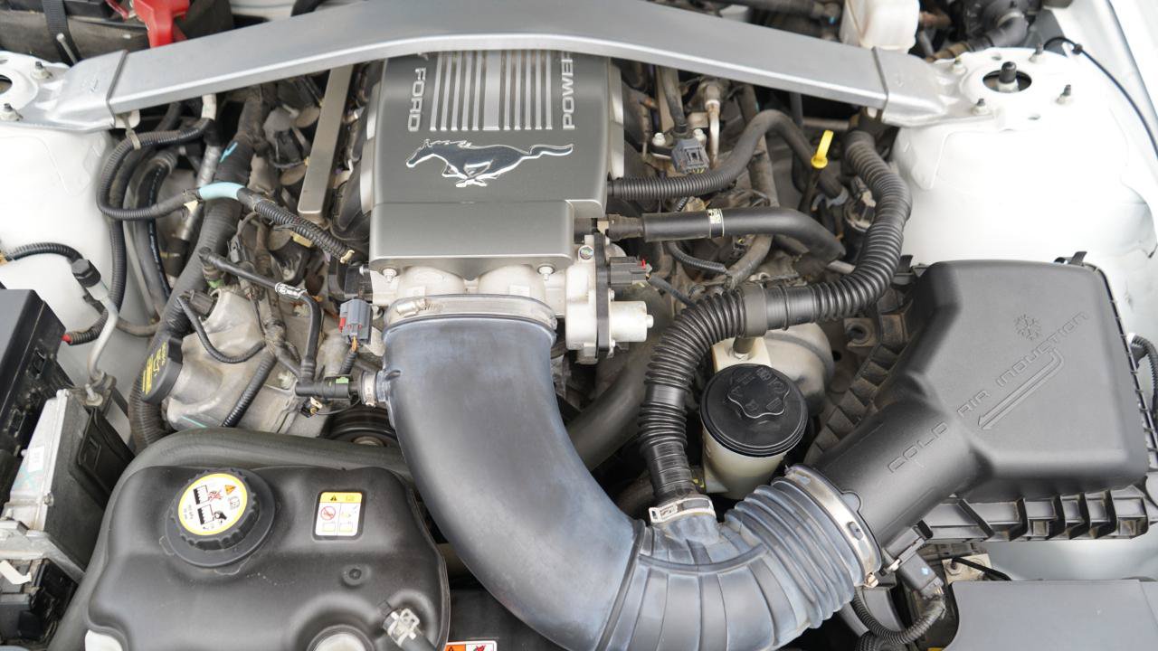 Used 2010 Ford Mustang GT RWD image 82