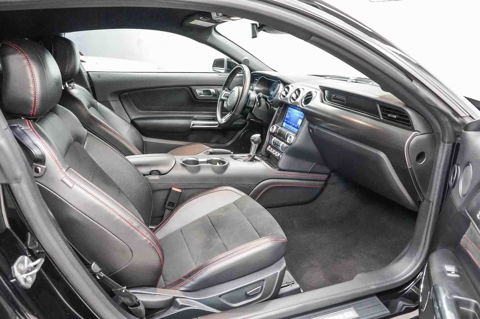 Used 2022 Ford Mustang GT Premium w/ Equipment Group 401A RWD image 16