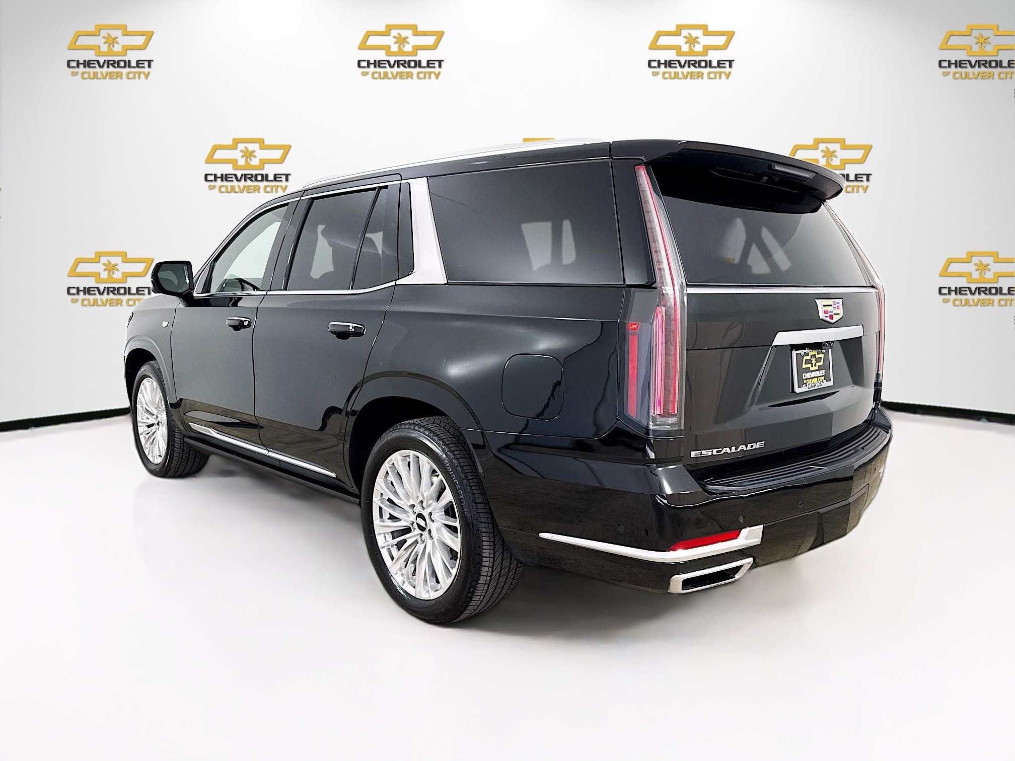 Used 2025 Cadillac Escalade Premium Luxury w/ Touring Package AWD/4WD image 6