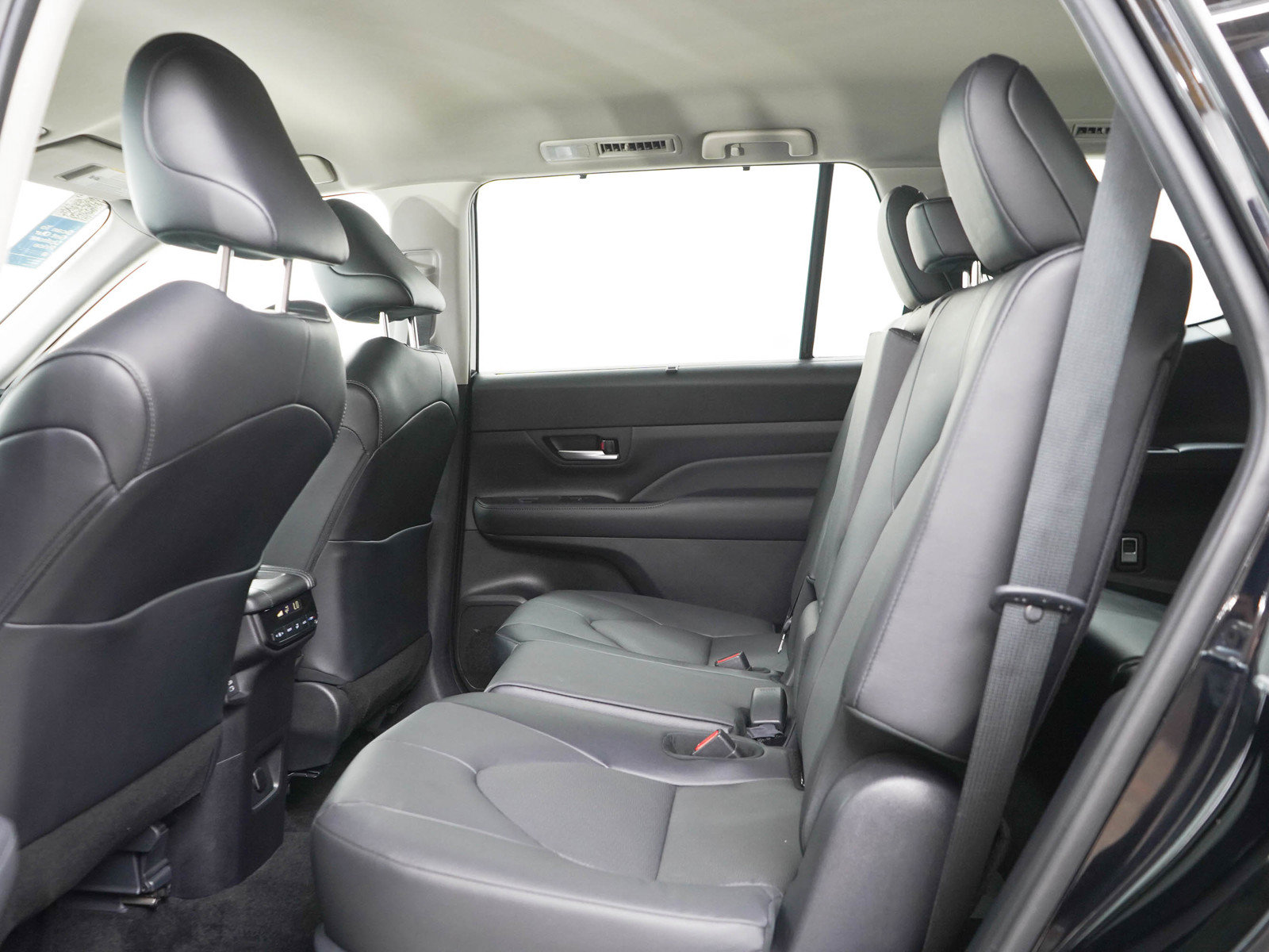 Used 2025 Toyota Grand Highlander AWD image 16