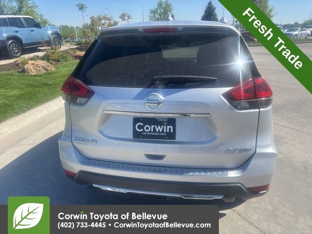 Used 2018 Nissan Rogue SV w/ Premium Package AWD/4WD image 5