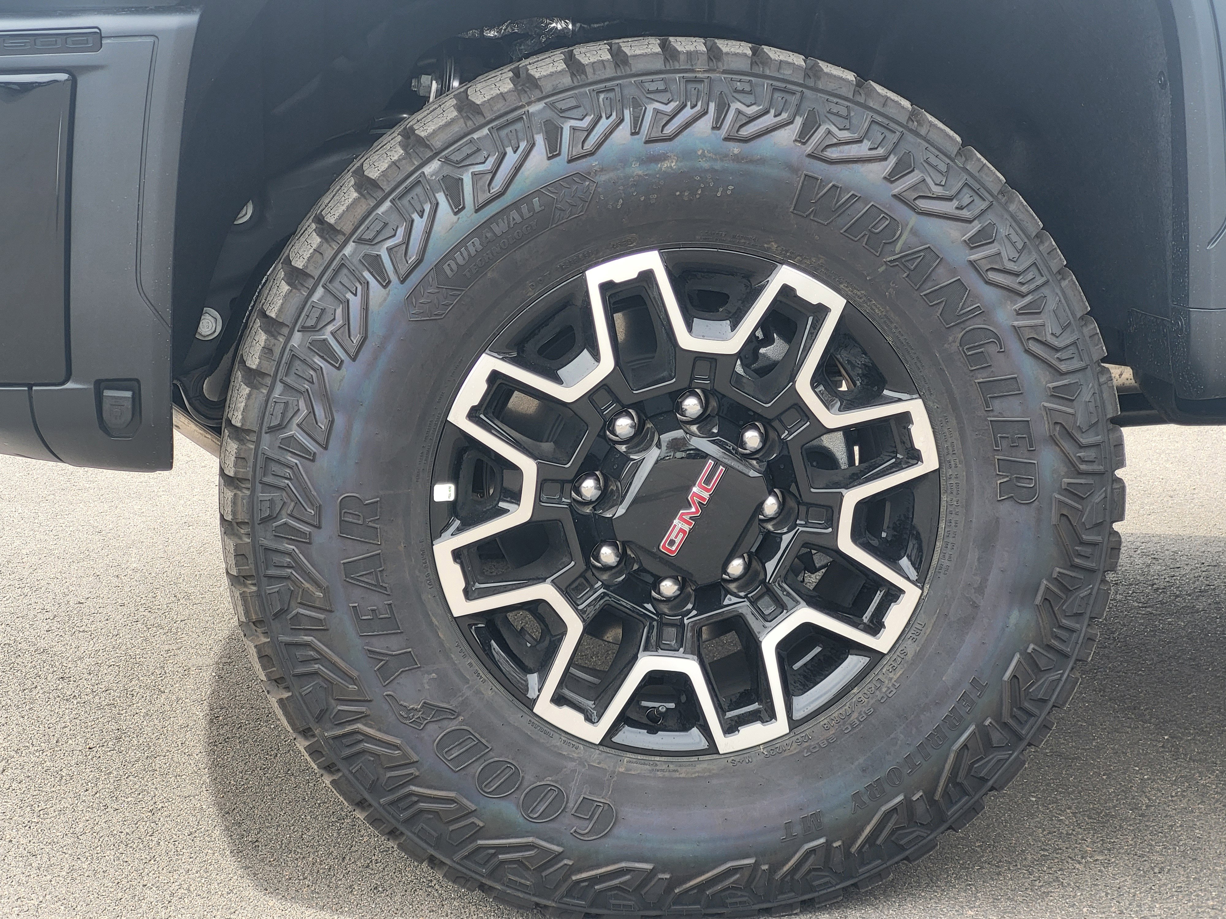 New 2026 GMC Sierra 2500 AT4X w/ LPO, Black Badging Package image 10