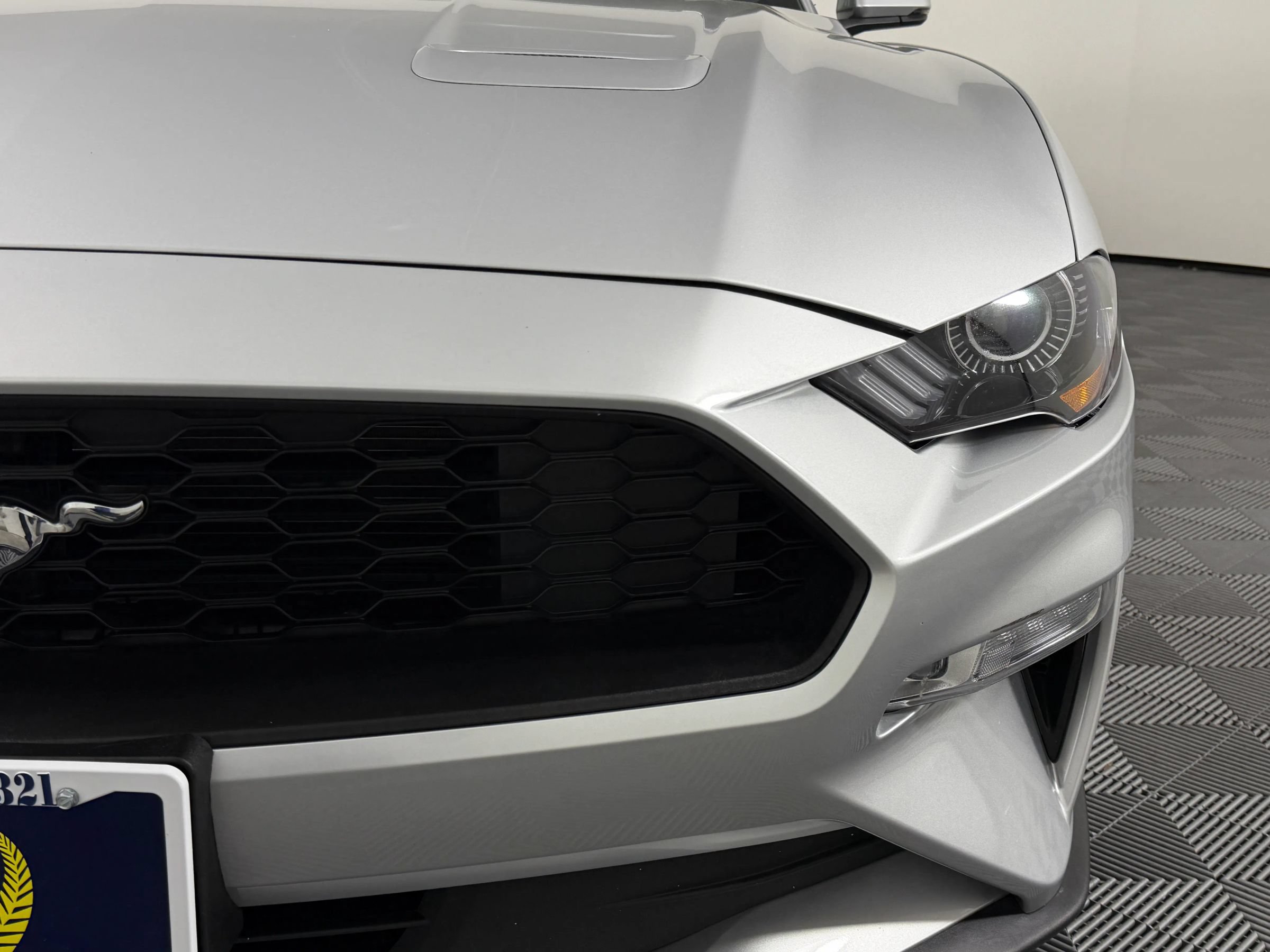 Used 2018 Ford Mustang Premium w/ Equipment Group 201A RWD image 5