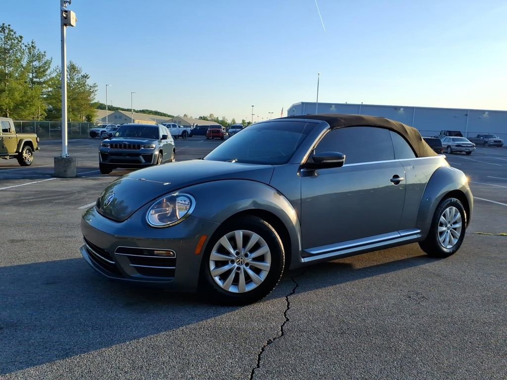 Used 2017 Volkswagen Beetle 1.8T S FWD image 2