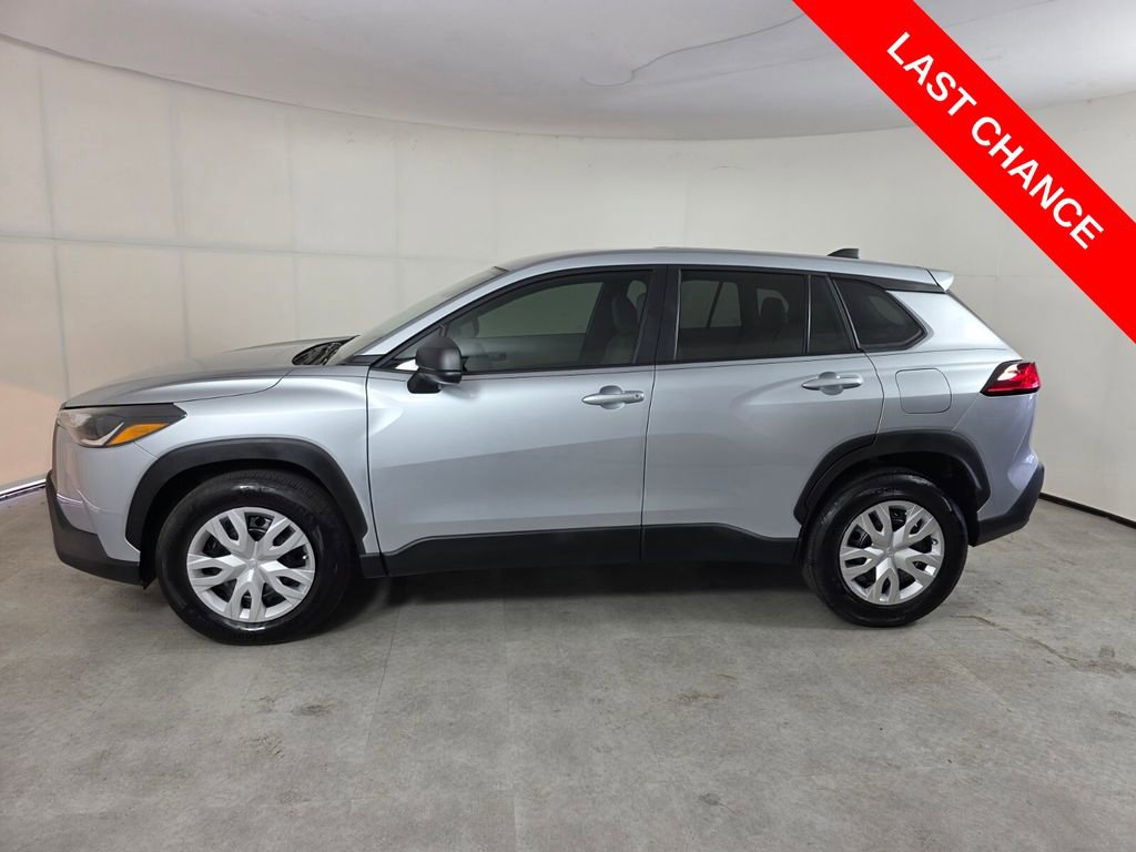 Used 2025 Toyota Corolla Cross L FWD image 7