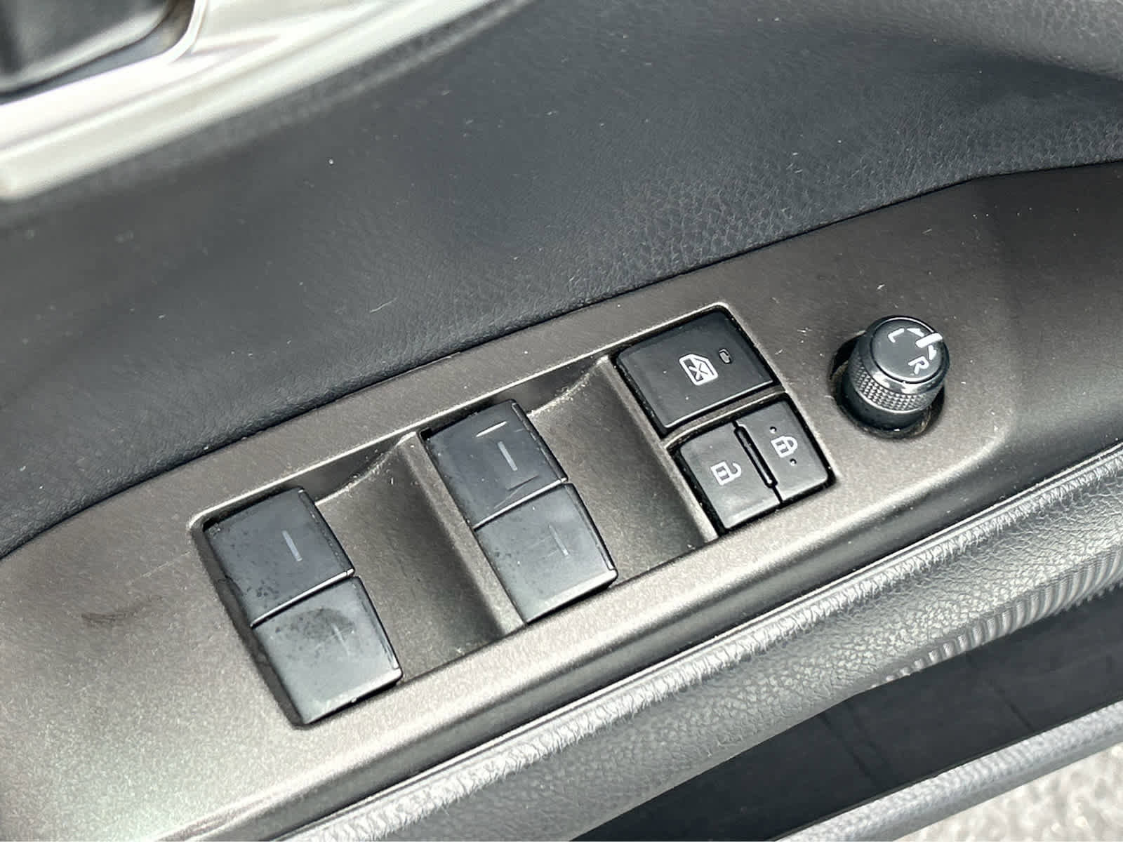 Used 2023 Toyota Camry SE image 14