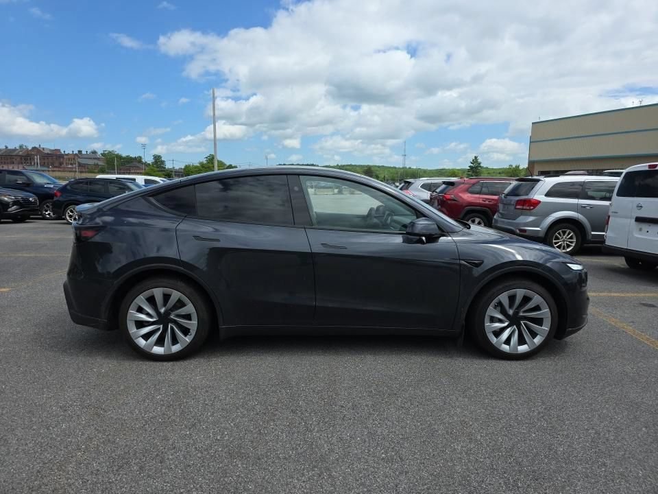 Used 2026 Tesla Model Y AWD image 8