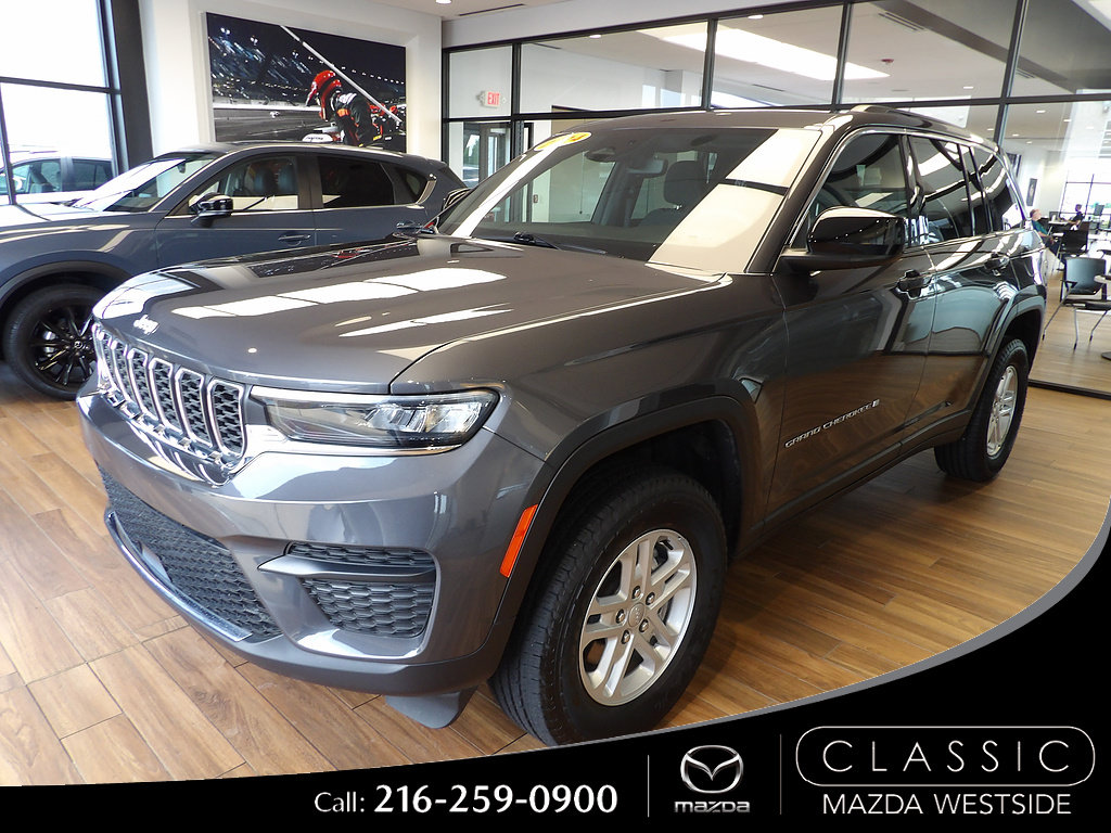Used 2024 Jeep Grand Cherokee Laredo w/ Luxury Tech Group I AWD/4WD image 1