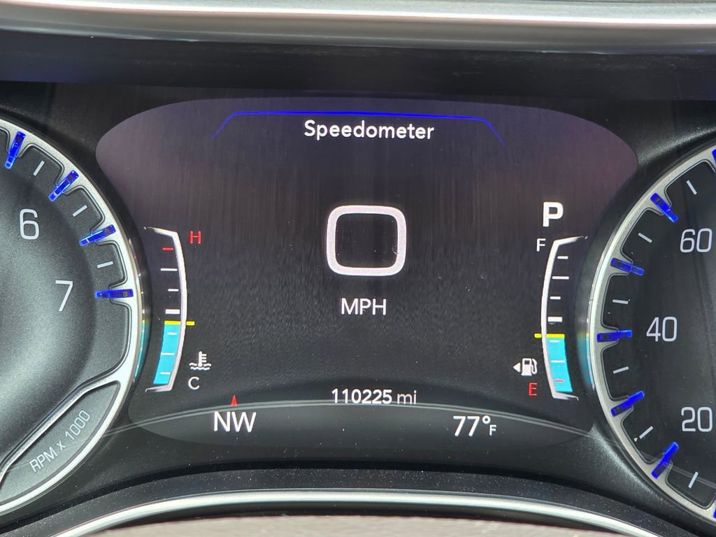 Used 2017 Chrysler Pacifica Touring-L Plus image 33