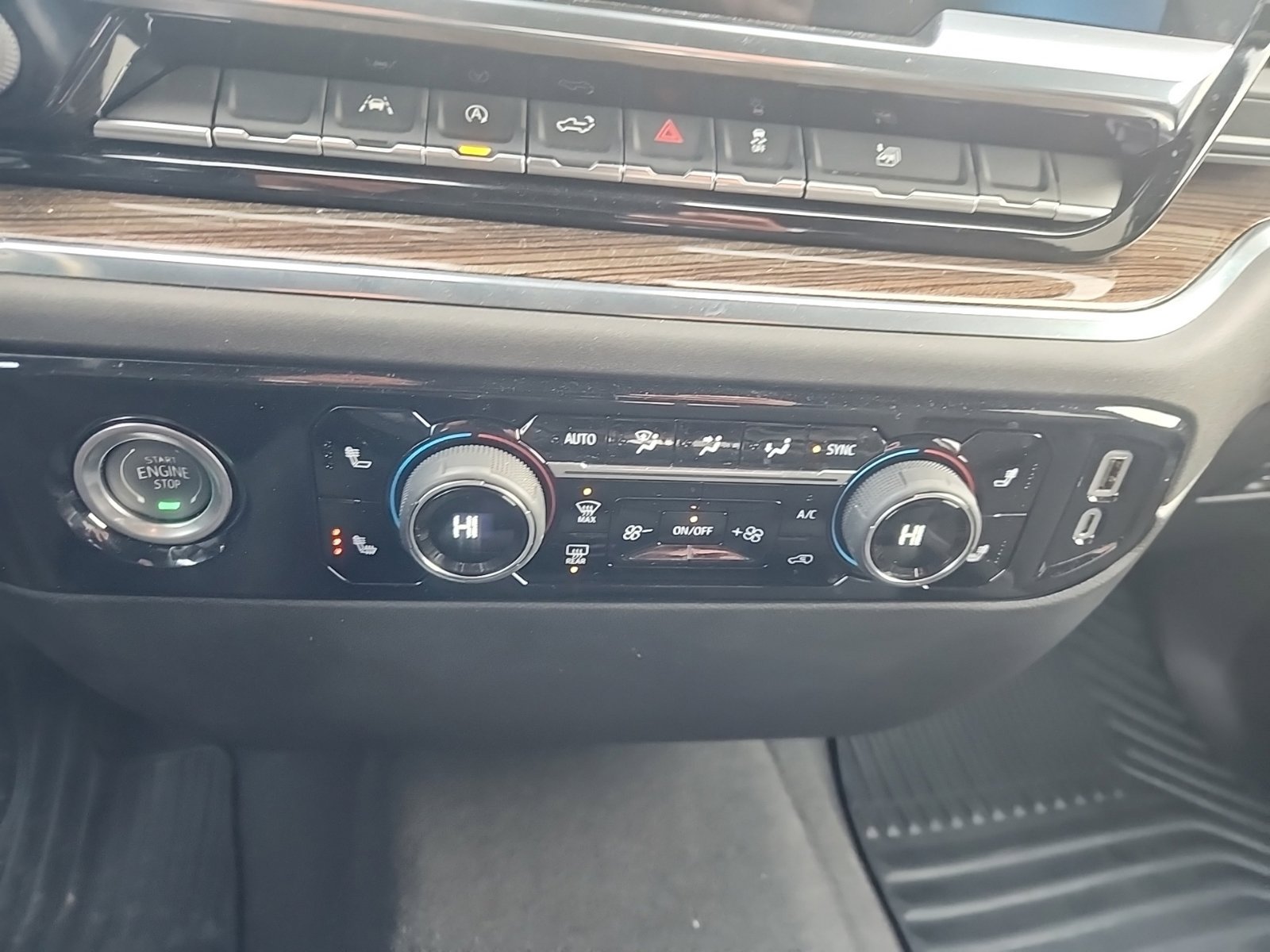 Used 2024 Chevrolet Silverado 1500 LT AWD/4WD image 12