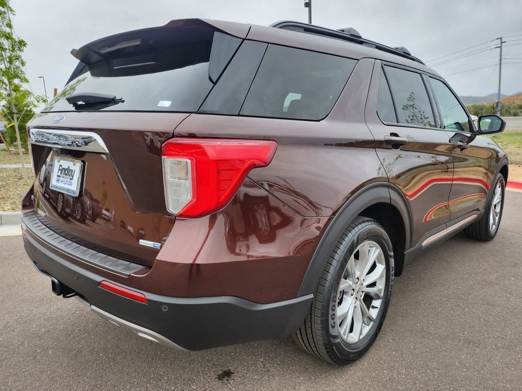 Used 2020 Ford Explorer XLT w/ Equipment Group 202A image 4