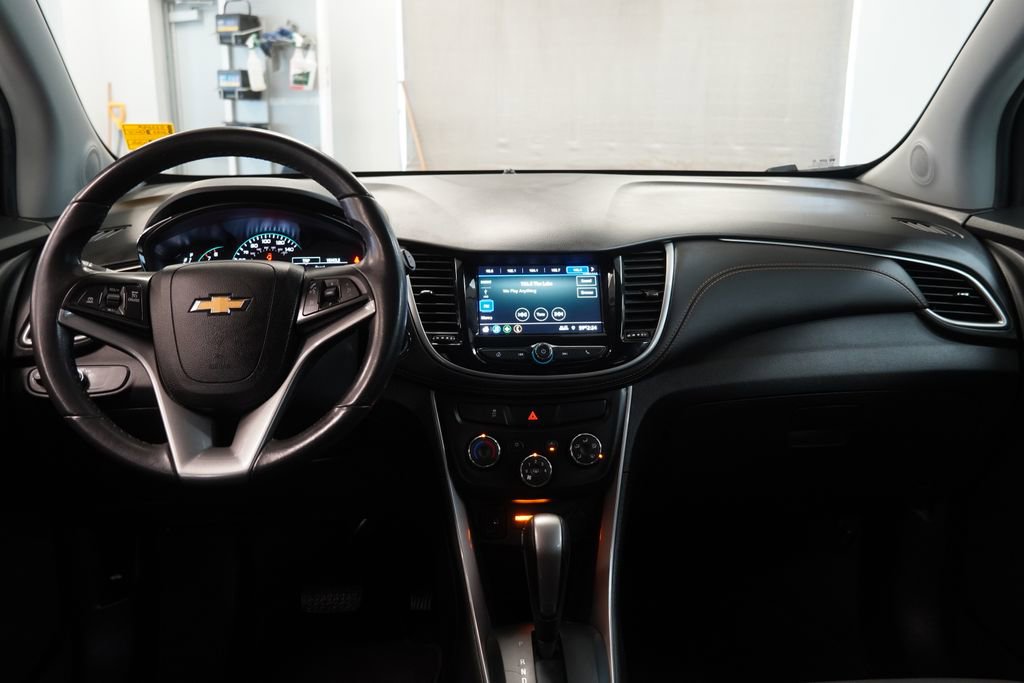 Used 2022 Chevrolet Trax LT w/ LT Convenience Package image 8