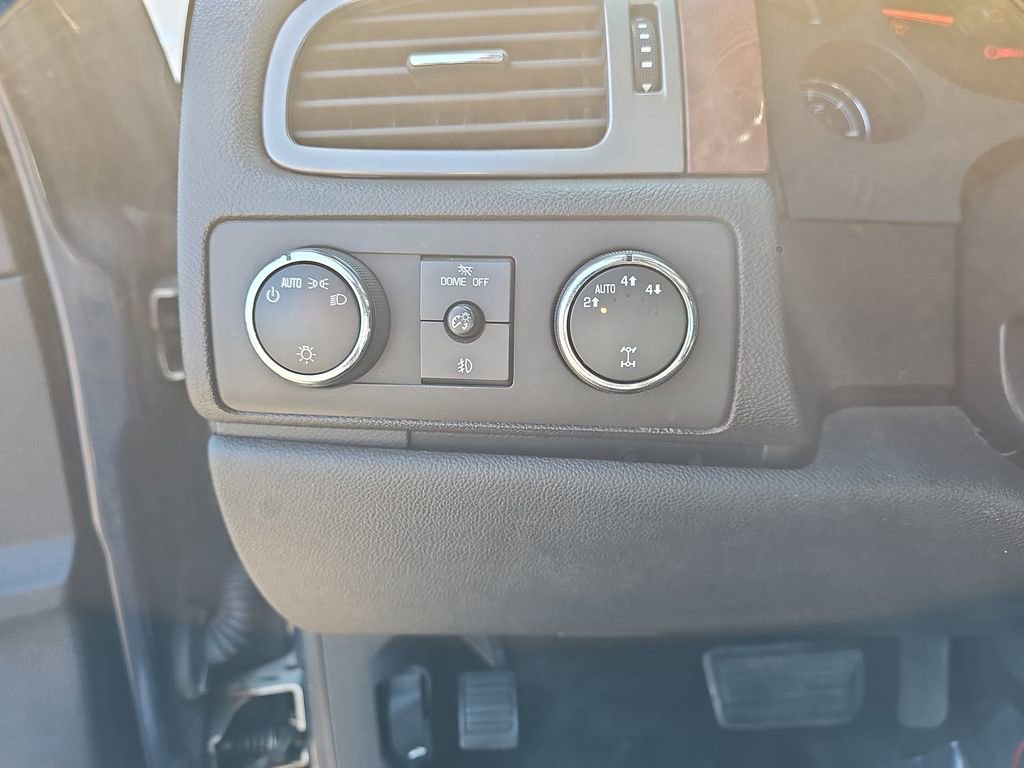 Used 2008 Chevrolet Avalanche LT image 27