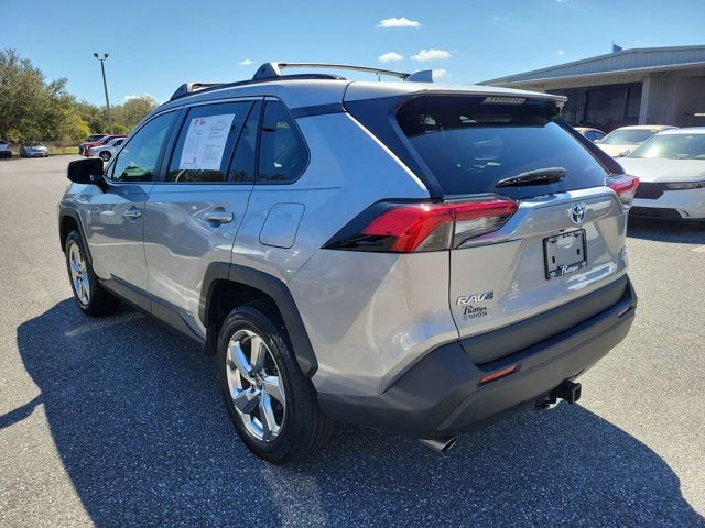 Used 2021 Toyota RAV4 XLE Premium image 12