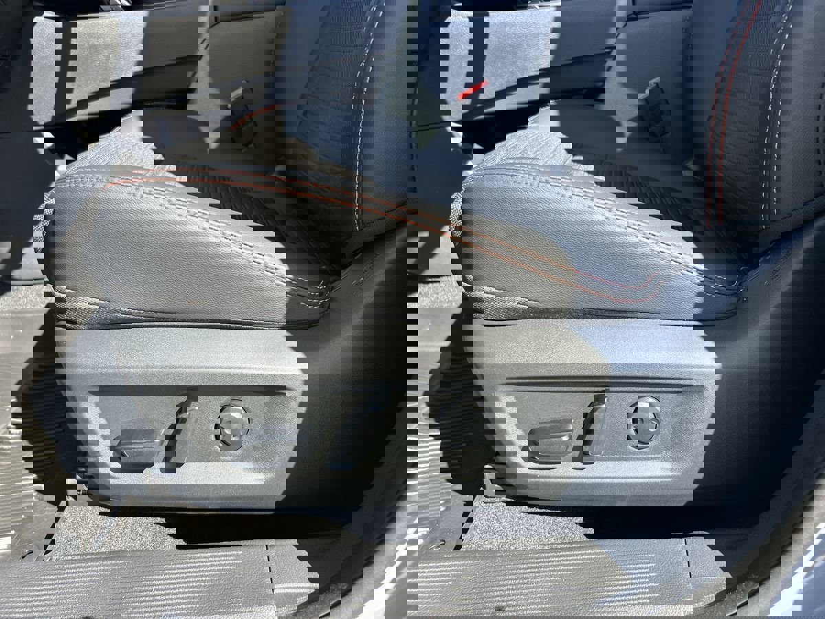 New 2025 Nissan Rogue SV image 18