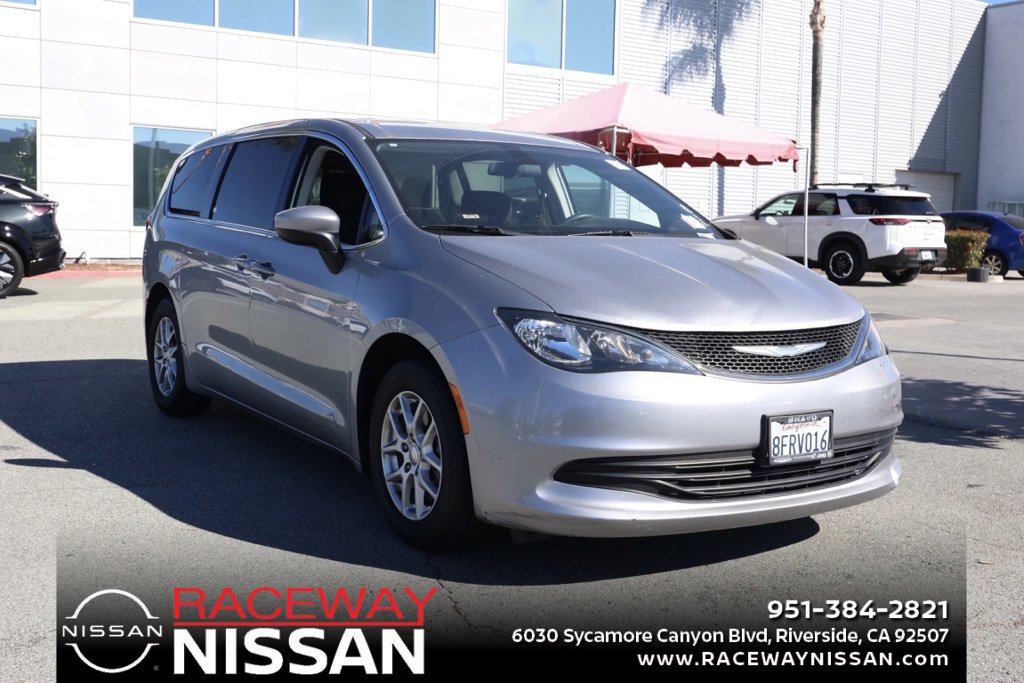 Used 2018 Chrysler Pacifica LX