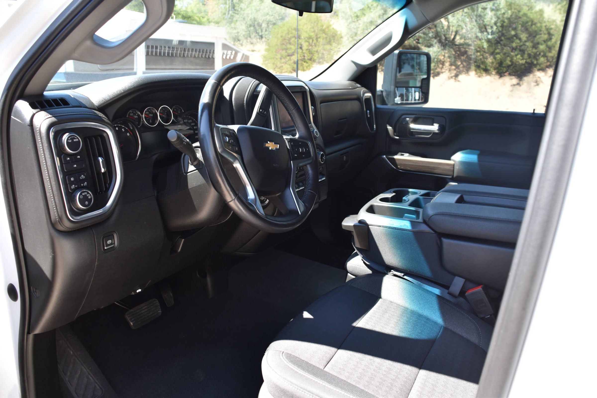 Used 2022 Chevrolet Silverado 3500 LT w/ Convenience Package image 11