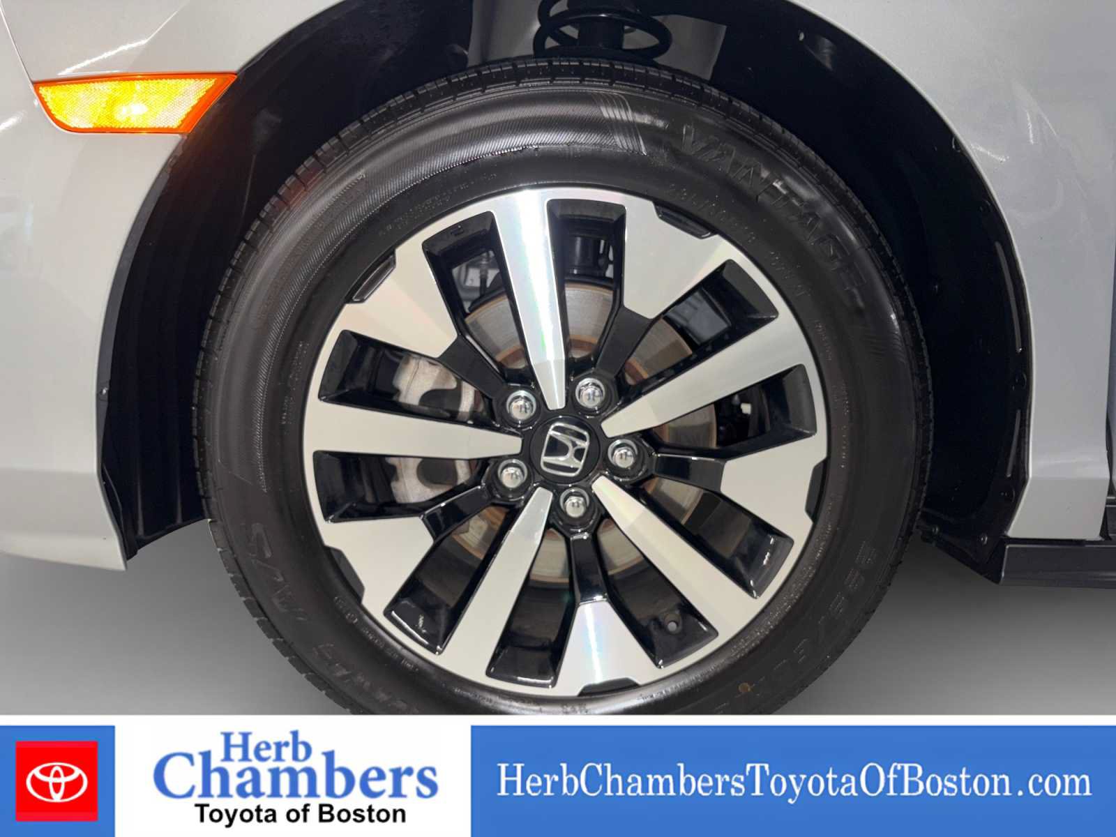Used 2025 Honda Odyssey EX-L image 8