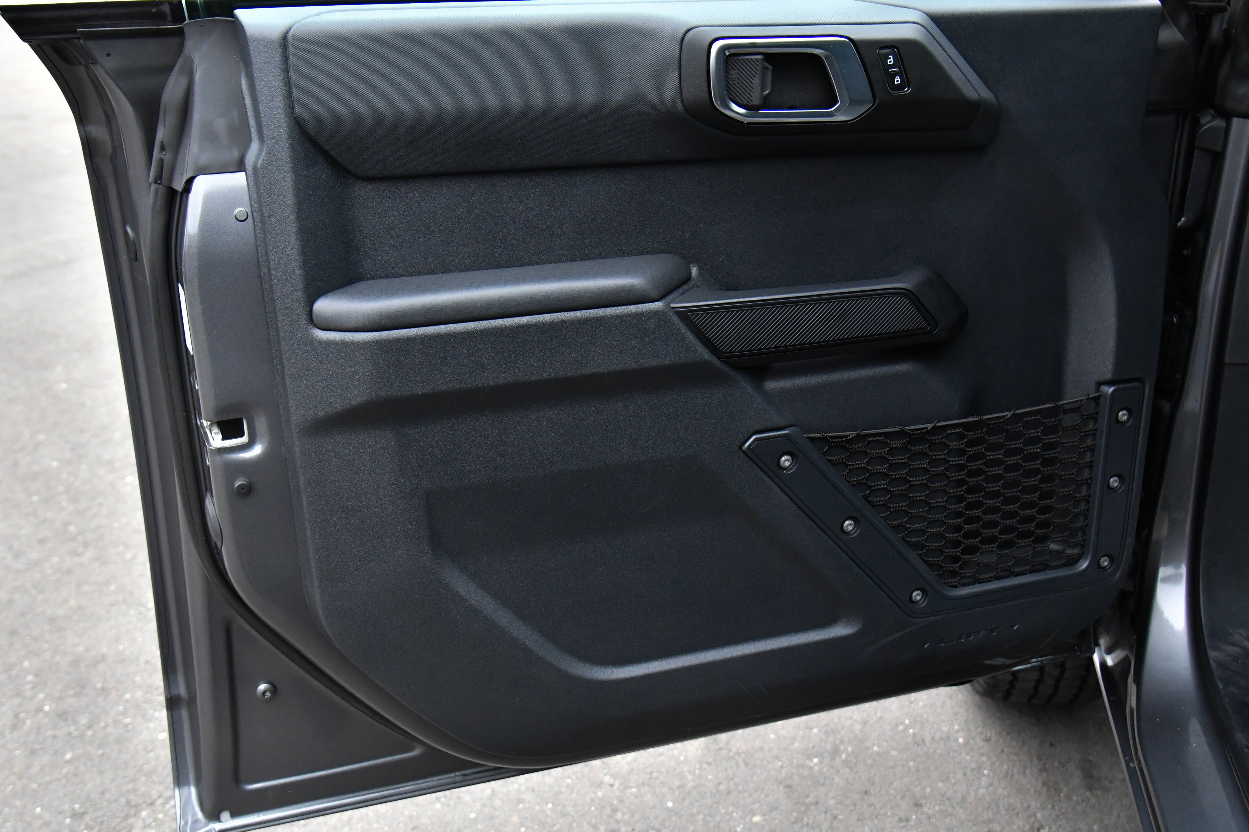 Used 2025 Ford Bronco Big Bend image 14