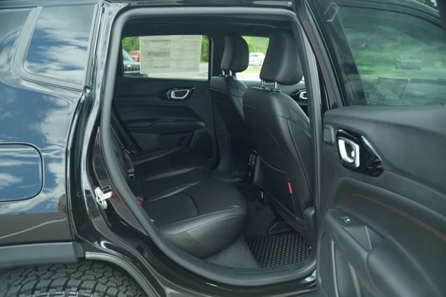 New 2026 Jeep Compass Trailhawk w/ Sun, Sound & Navigation Group AWD/4WD image 21