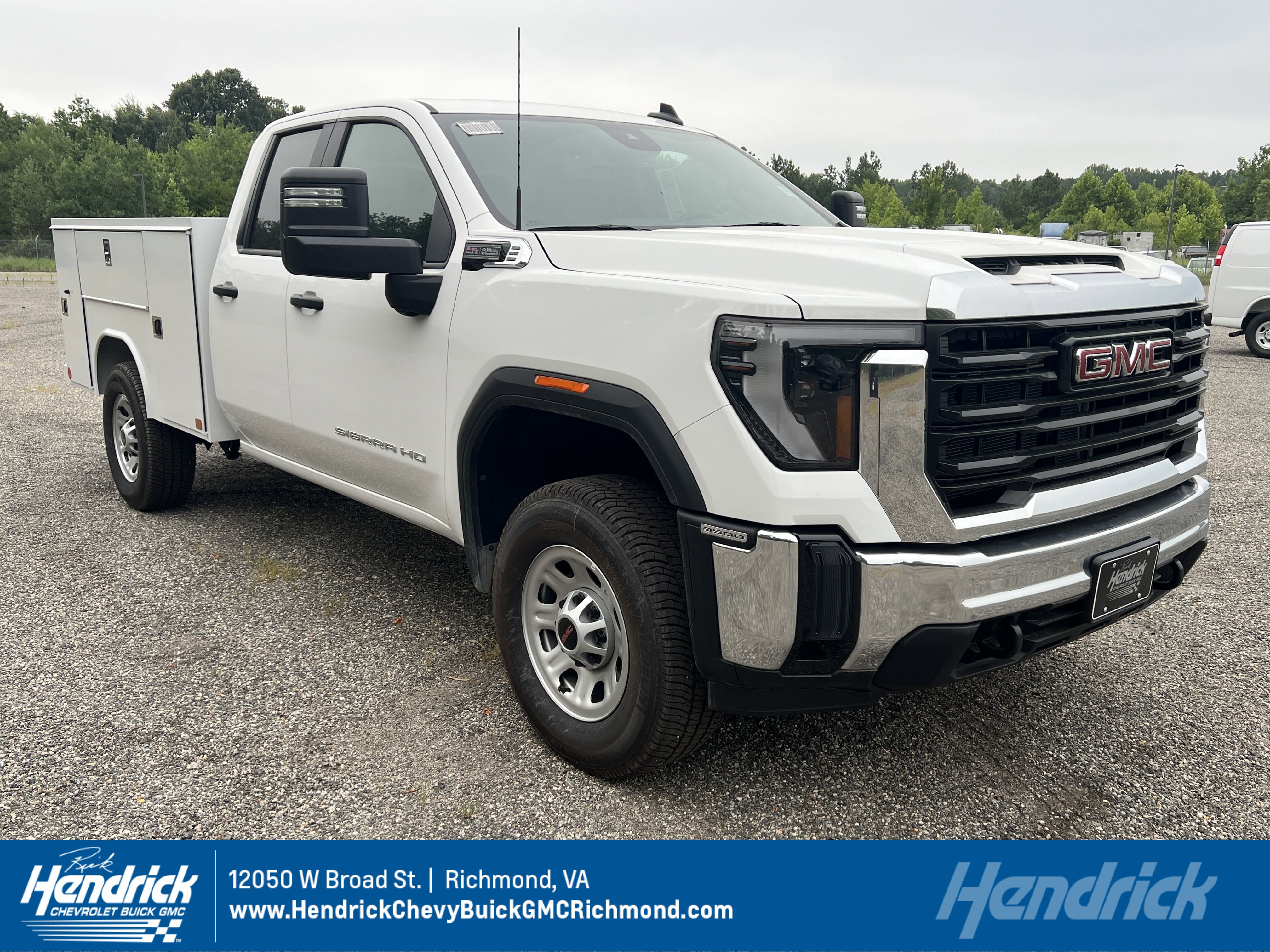 New 2025 GMC Sierra 3500 Pro w/ Convenience Package